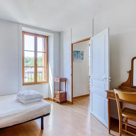 In Near Volcano Park, Cleaning Included Holiday home Pontgibaud